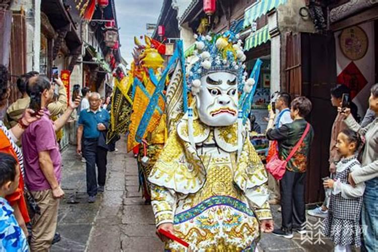 坐财神与站财神有什么说法