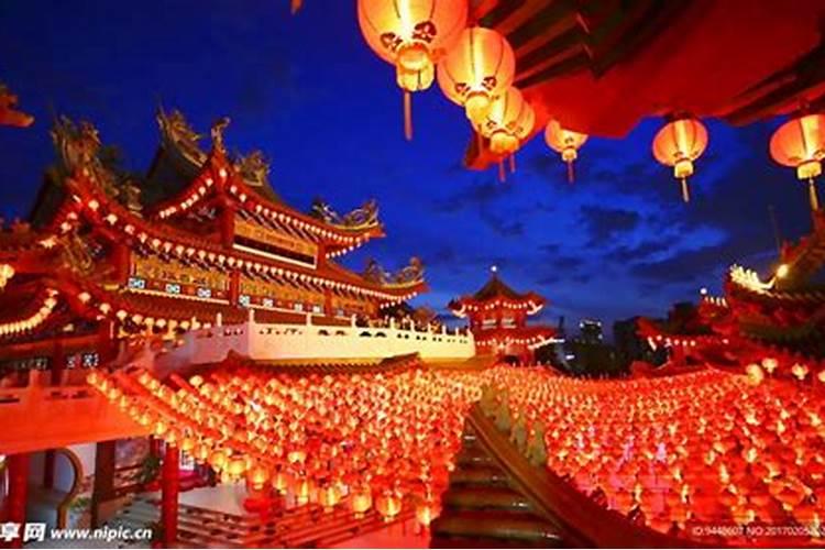 过年灯笼挂几个好