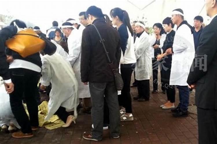 女人梦到钱是什么预兆