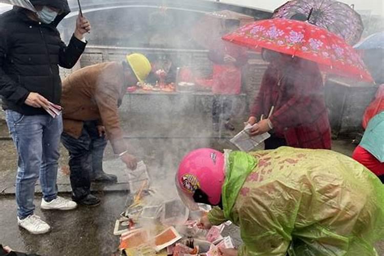 念什么经回向给亡者最圆满呢？