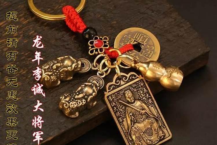 桃木的太岁牌应该挂在家里什么位置比较好,请高人不要用术语说,我不明白...