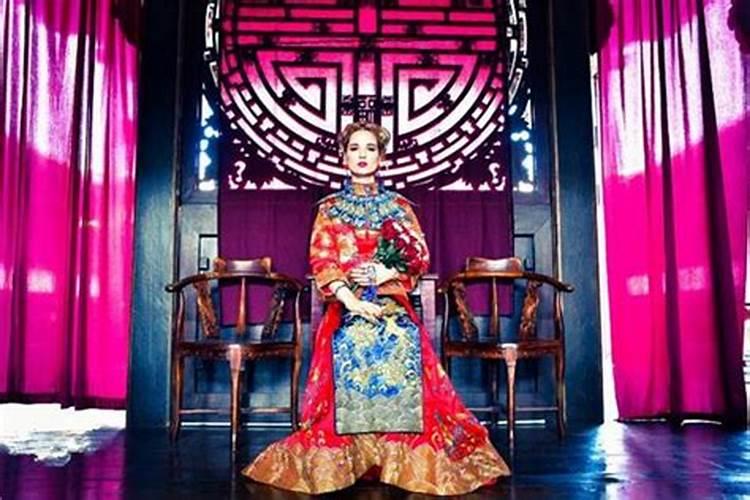 梦见自己穿红衣服结婚什么征兆