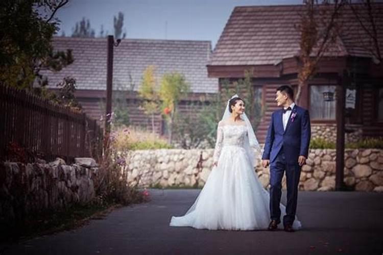 夫妻同一属相不出百天好不好属蛇,属龙和属蛇相差不到100天婚配好吗？