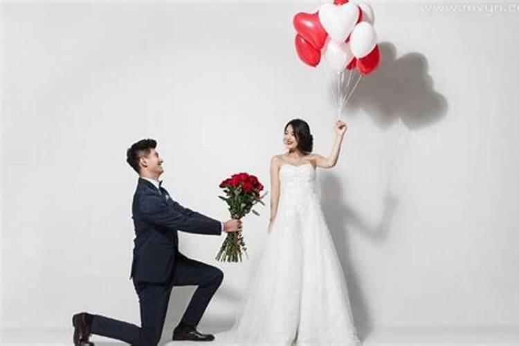 梦见外婆和妈妈吵架,外婆煤气中毒没死？
