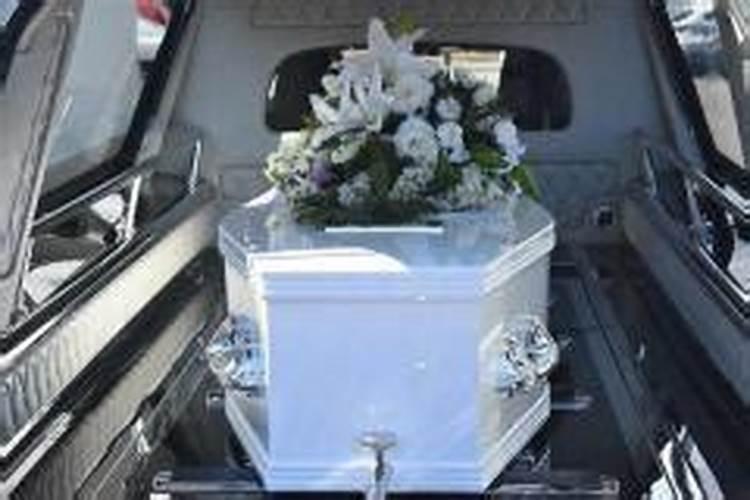 梦见车祸死人见血棺材的预兆