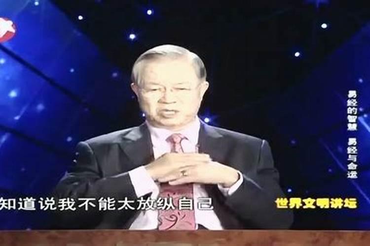 梦见狗扑咬自己但是没咬到