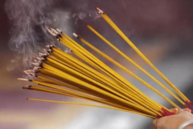 太岁符,分为殷帅太岁符命和阴阳二符篆
