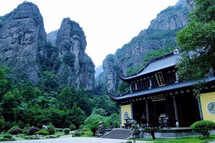 梦见陌生人死什么意思？