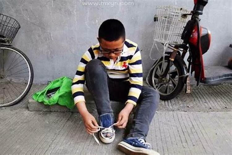 梦见自己的鞋子掉了的预兆