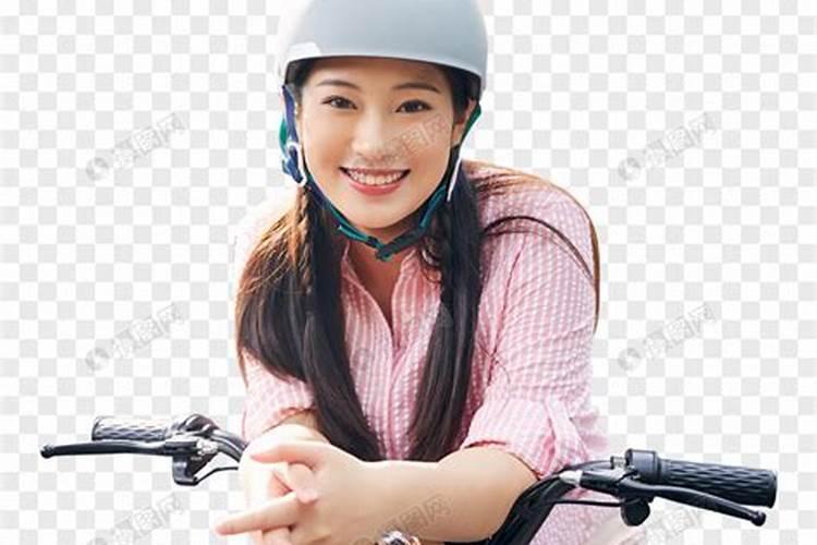 梦见女孩骑电动车载我我反坐着的预兆