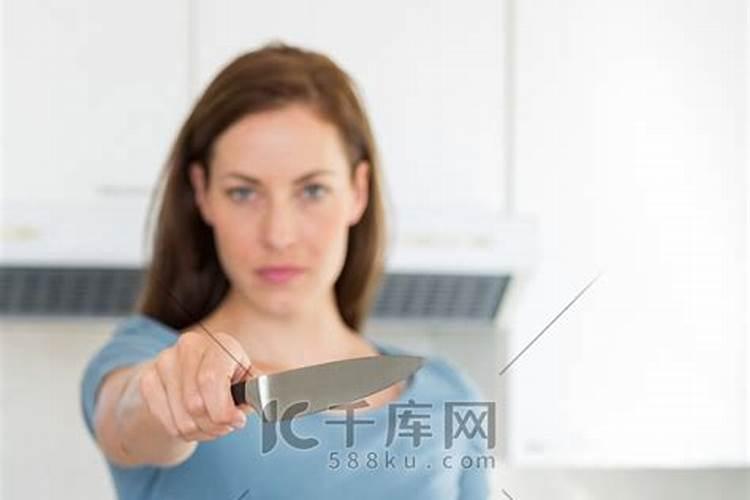 梦见因为陌生女的争风吃醋