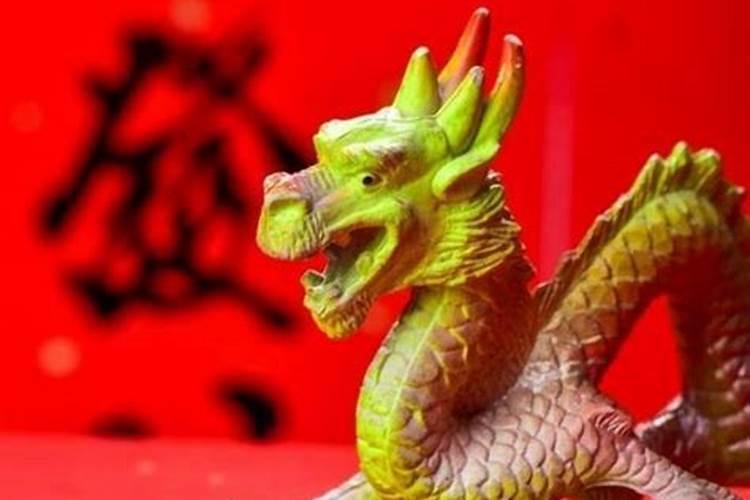 梦见黑猫与我很亲近是什么寓意