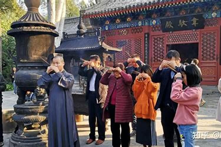 婴儿满月回姥姥家有讲究