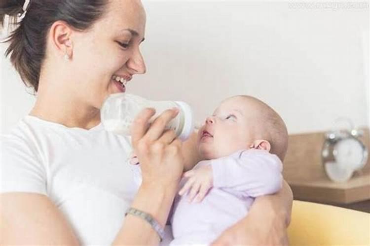 梦见自己乳房有奶还自己往外流的预兆