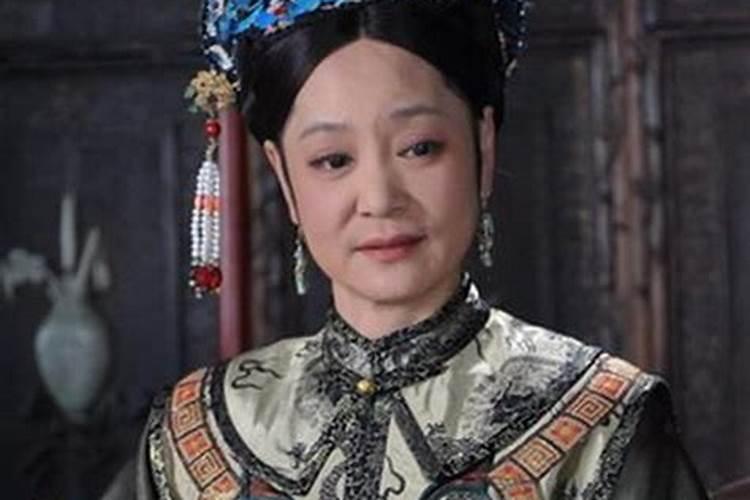 甄嬛传:安陵容是怎么发现皇后杀了纯元的？