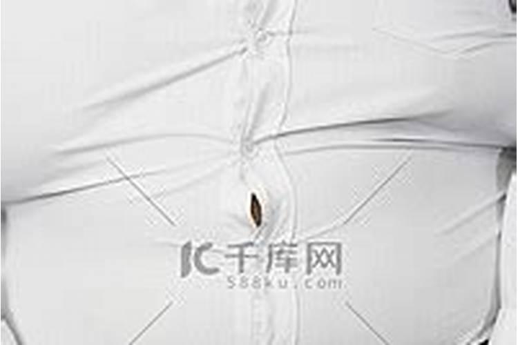梦见穿新衣服左手袖口太紧套不进？