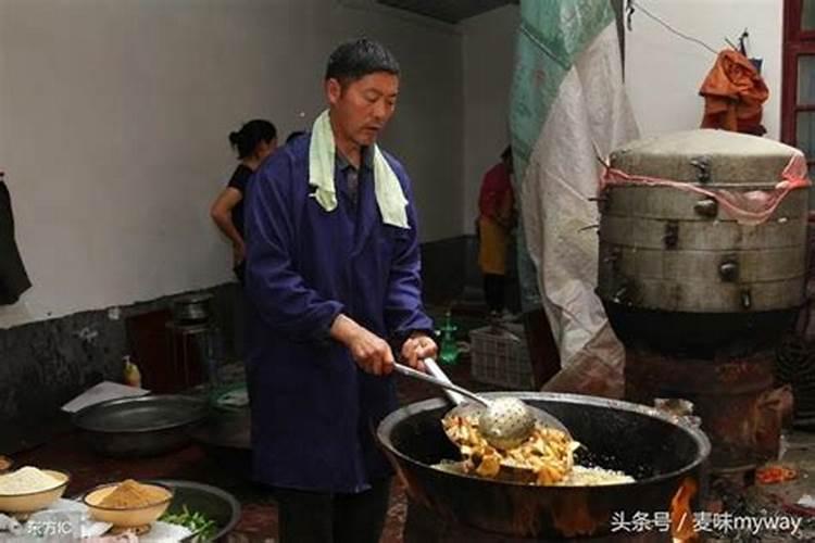 梦见有人敲门被吓醒了预示什么
