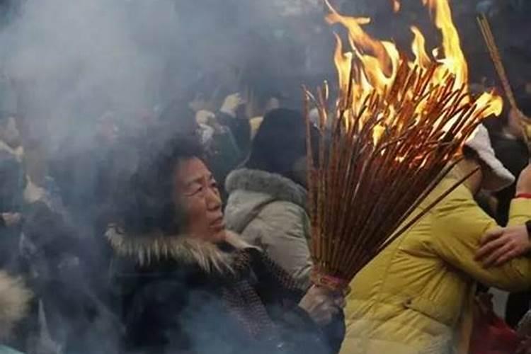 梦见大象趟水的预兆