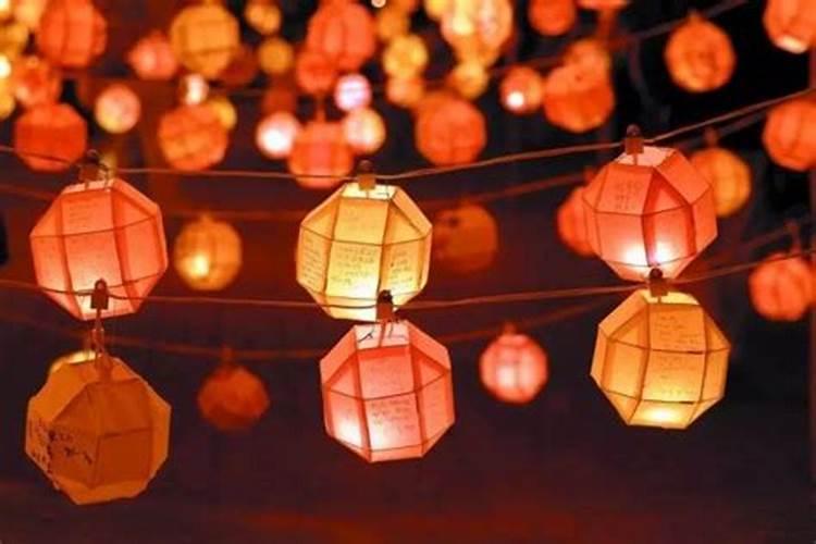 元宵节挂灯笼、放烟火的由来