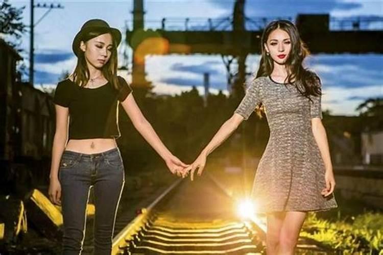 女人突然梦见很久不见的朋友
