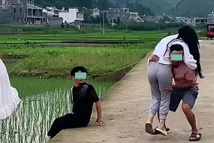 梦见妹夫欺负妹妹