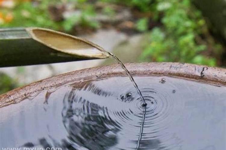 梦见水渠的水很满的预兆
