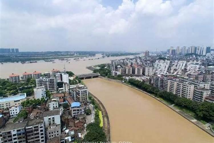 做梦涨大水了是什么预兆