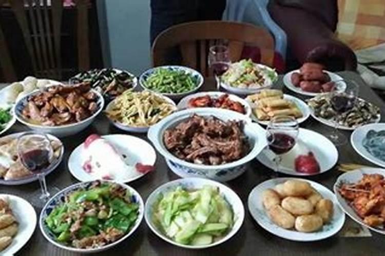 梦见帮老板热饭自己忍不住吃了？