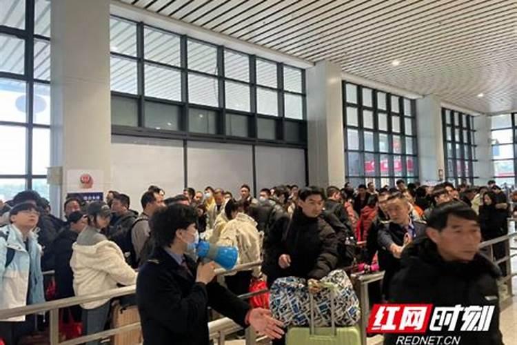 2024年春运火车票什么时候开售