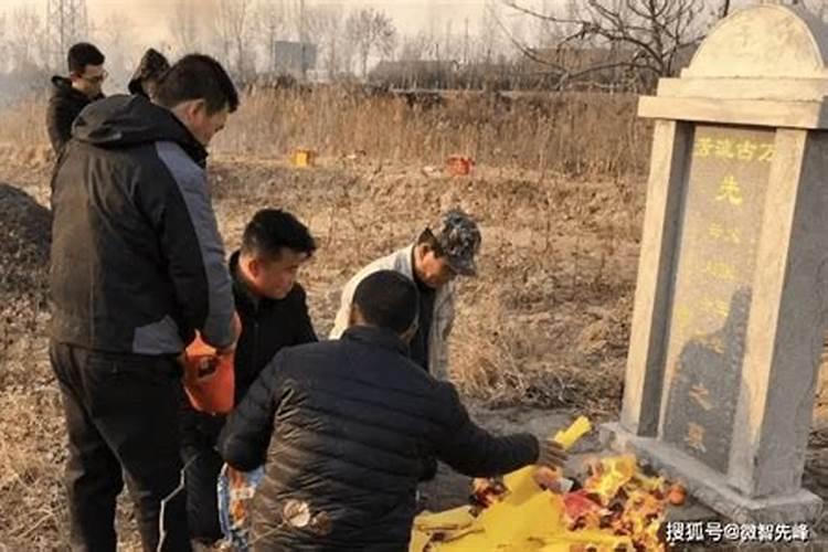 为什么要在除夕夜里祭祀先祖？