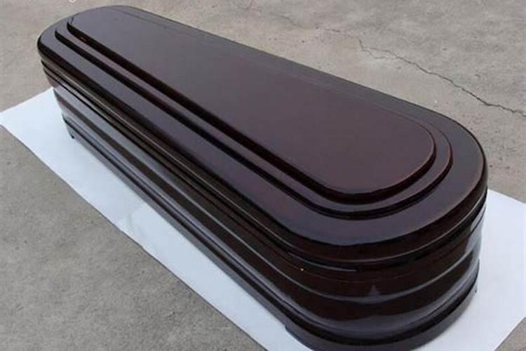 梦见棺材翻了掉出死人是什么意思