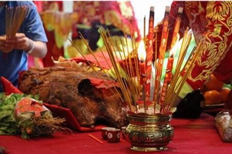 为什么要在除夕夜里祭祀先祖？