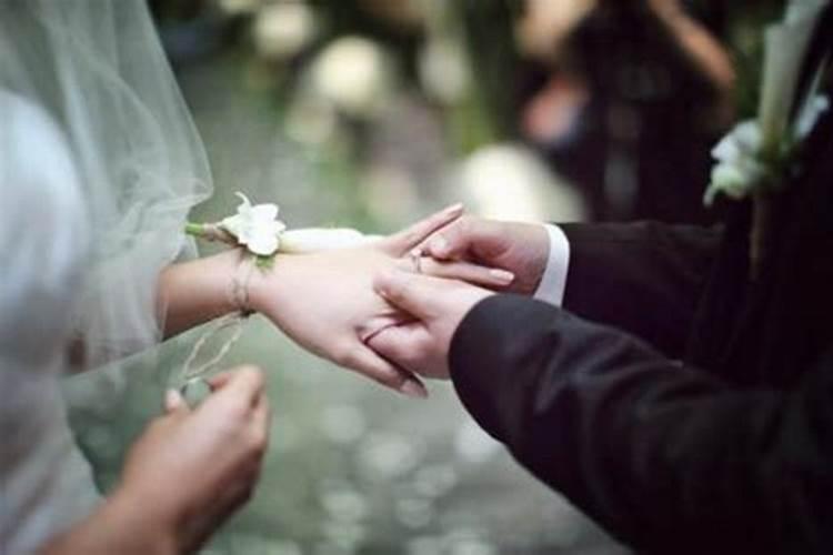 女人婚后的地位由什么决定女人在婚姻中的地位