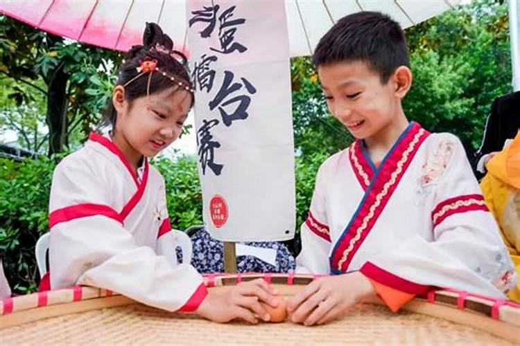 2023年大暑出生属兔女孩缺水简单大气的名字