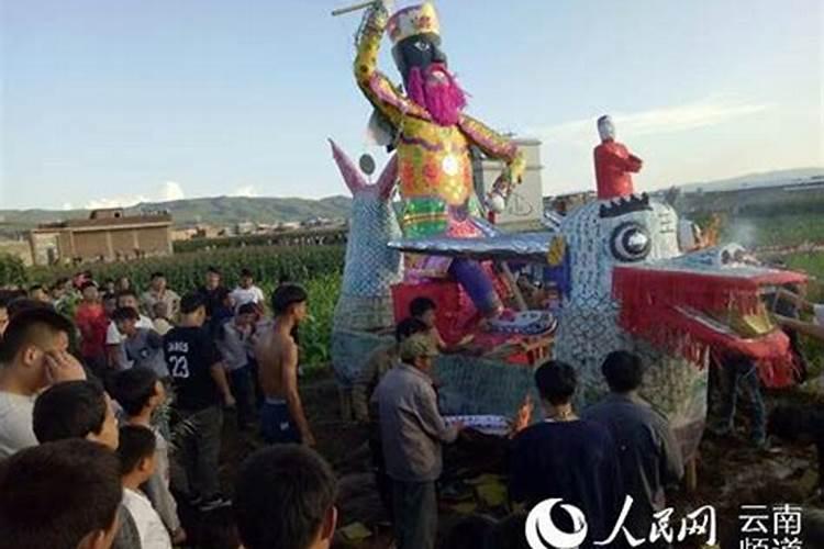 云南楚雄七月十五是什么节