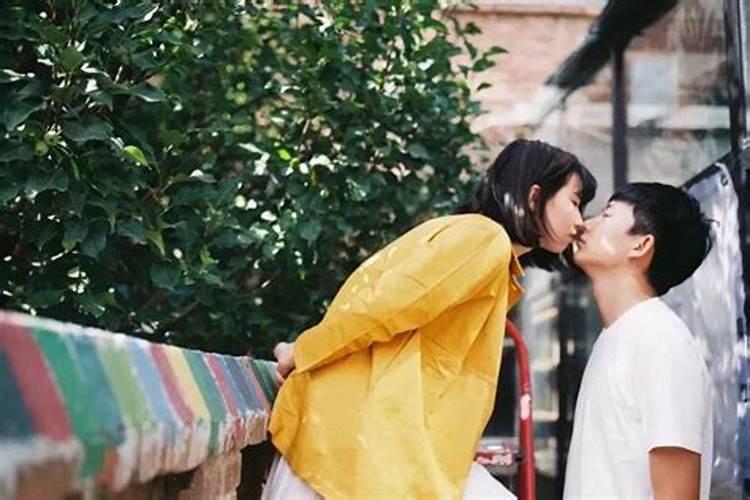 梦见与美女接吻的预兆