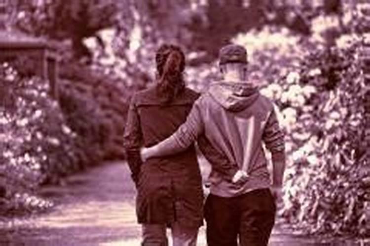梦见男友悄悄来我家被妈妈发现的预兆