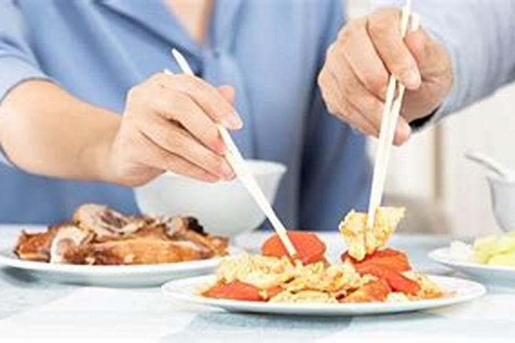 梦见吃食物是什么征兆