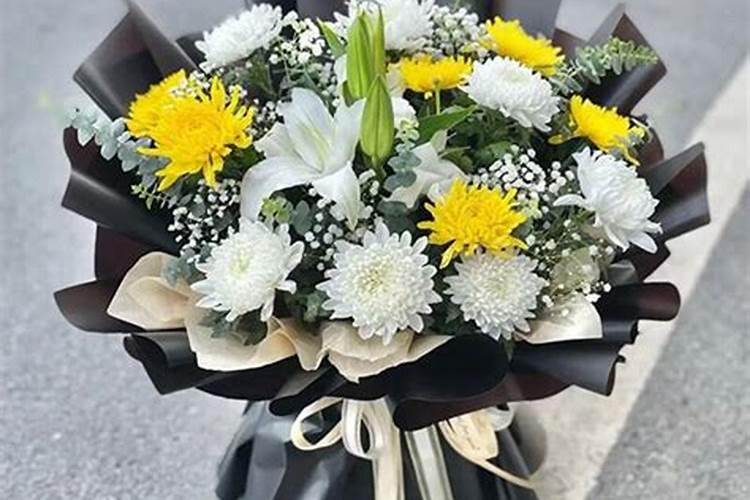 白玫瑰是祭奠的吗,扫墓送白玫瑰花的含义