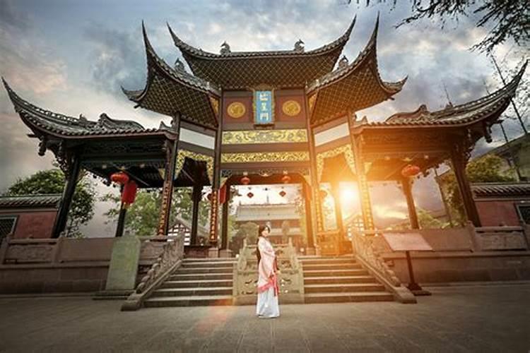 订婚怎么看日子,订婚黄道吉日怎么选合适订婚择日有什么讲