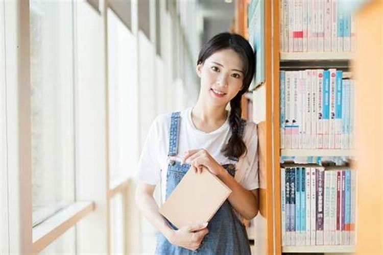 梦见梦见同学是什么意思 梦见同学什么预兆