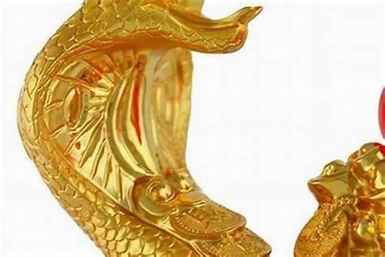 今年蛇犯太岁带什么属相好,19年犯太岁的生肖