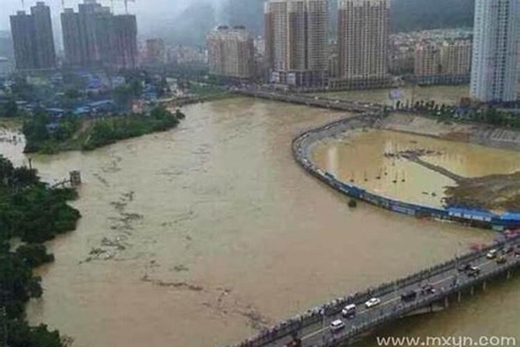梦见涨水是什么意思 周公解梦