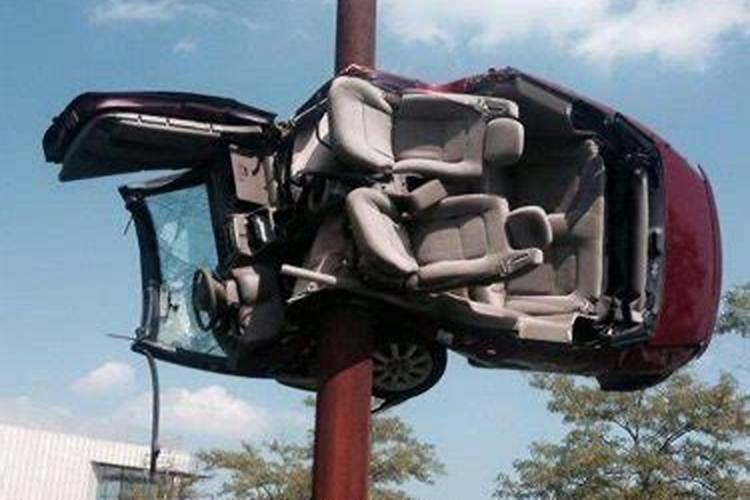 梦见老公撞车