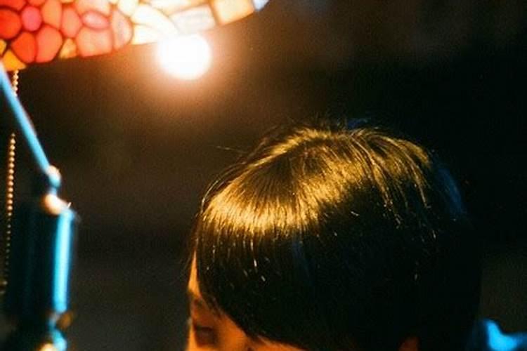梦见被讨厌的同性同事示好