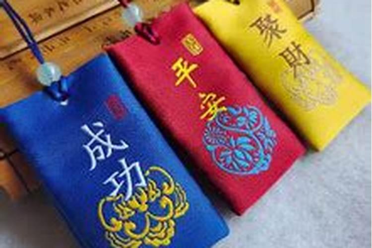 女人助事业运佩戴什么