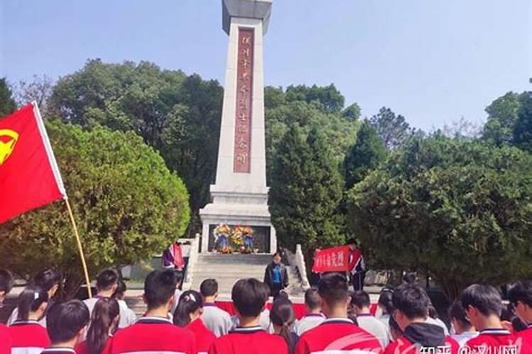 做梦梦见父母死了躺在棺材里