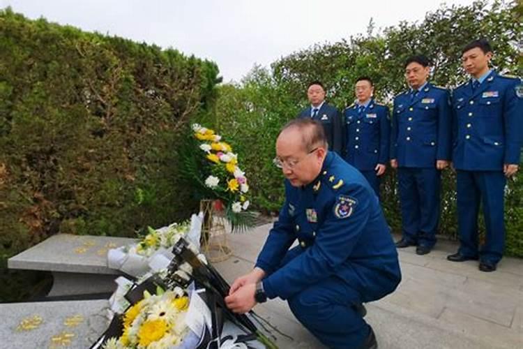 偷梁换柱显奇枝,四七不合分两边是什么生肖