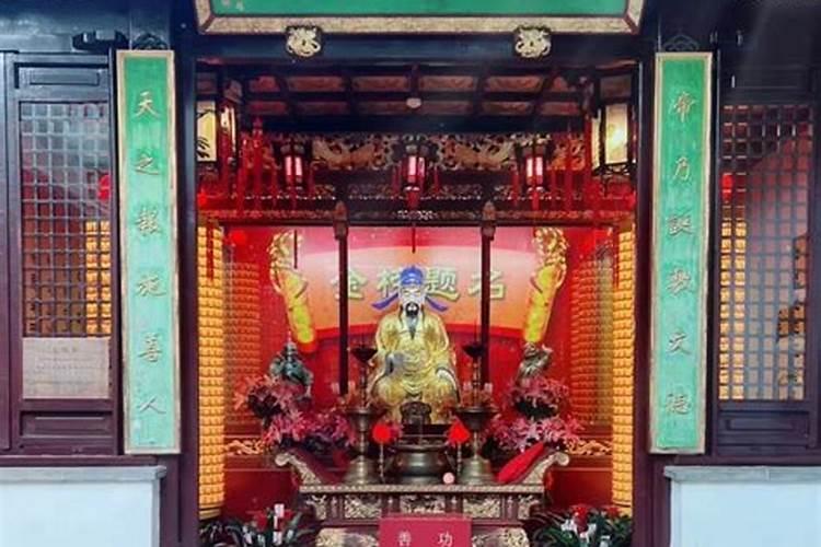 易经六十四卦是按什么规律排列的？
