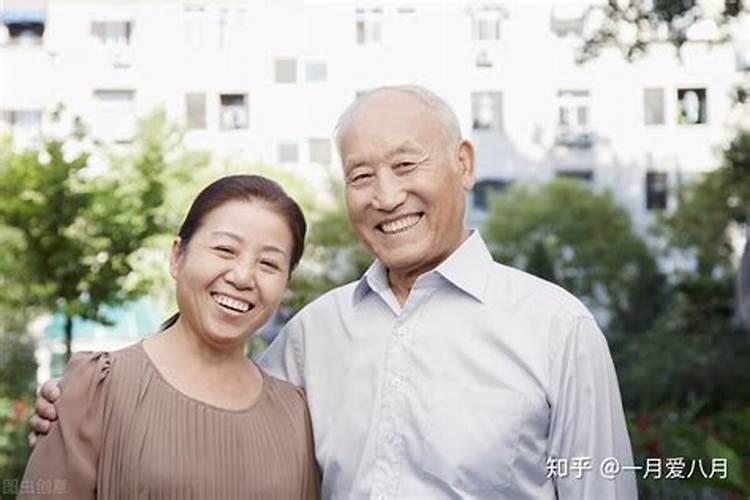 梦见已经过世的老人和自己说话的预兆